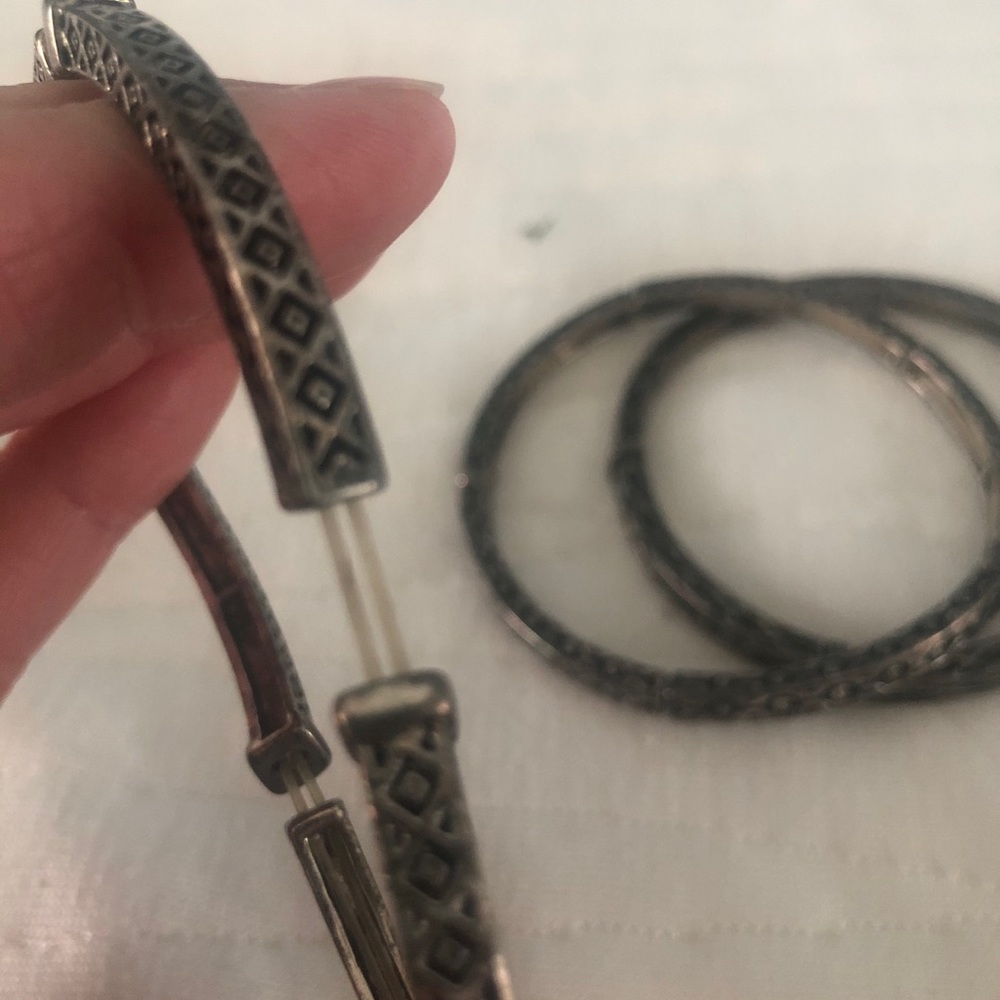Silver stackable stretchy bangles - Picture 3 of 3